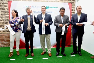 Inauguran Marco Mena y Embajador de Italia empresa Vernipoll